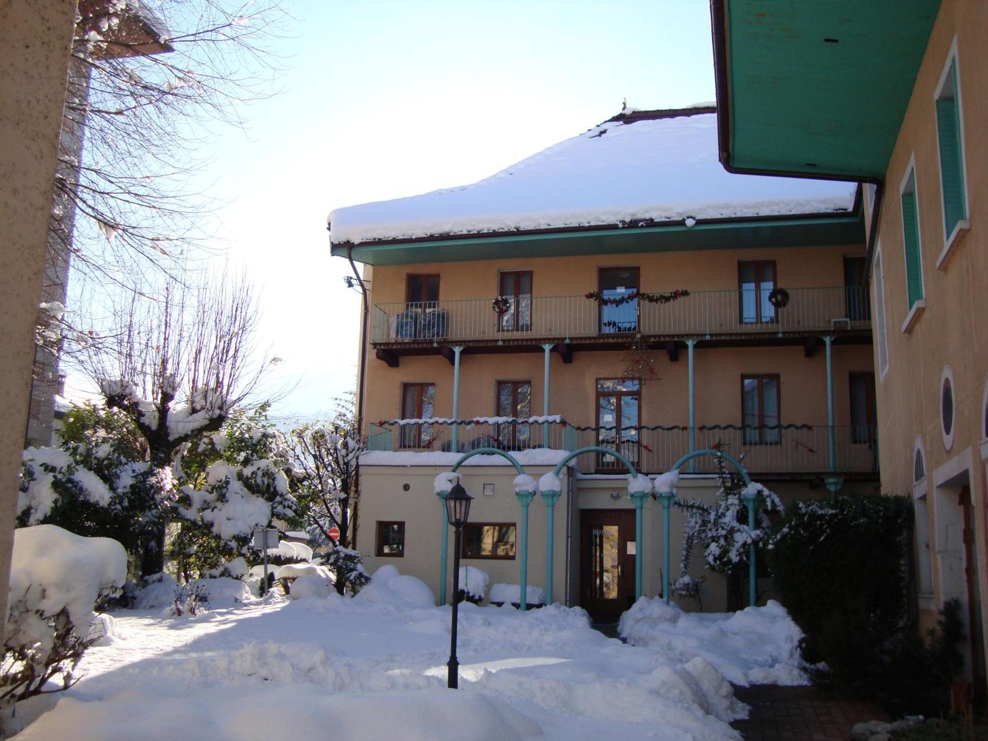 Hotel De Geneve Et Restaurant , Faverges-Seythenex Eksteriør bilde